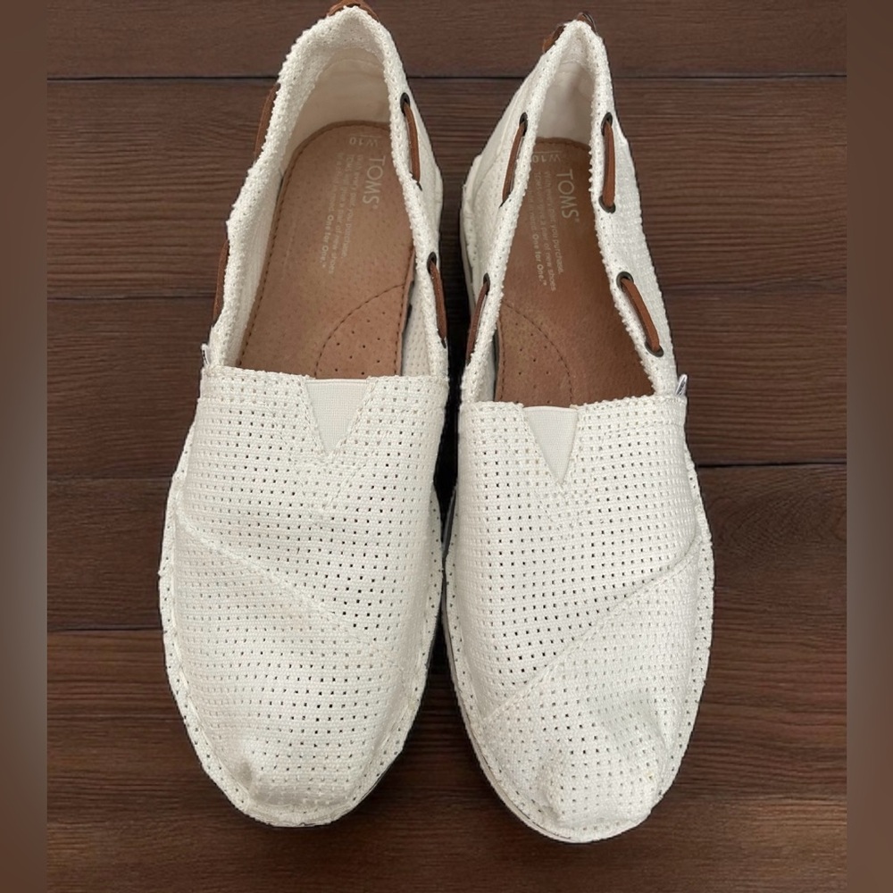 TOMS Women's Cream Perforated Loafers